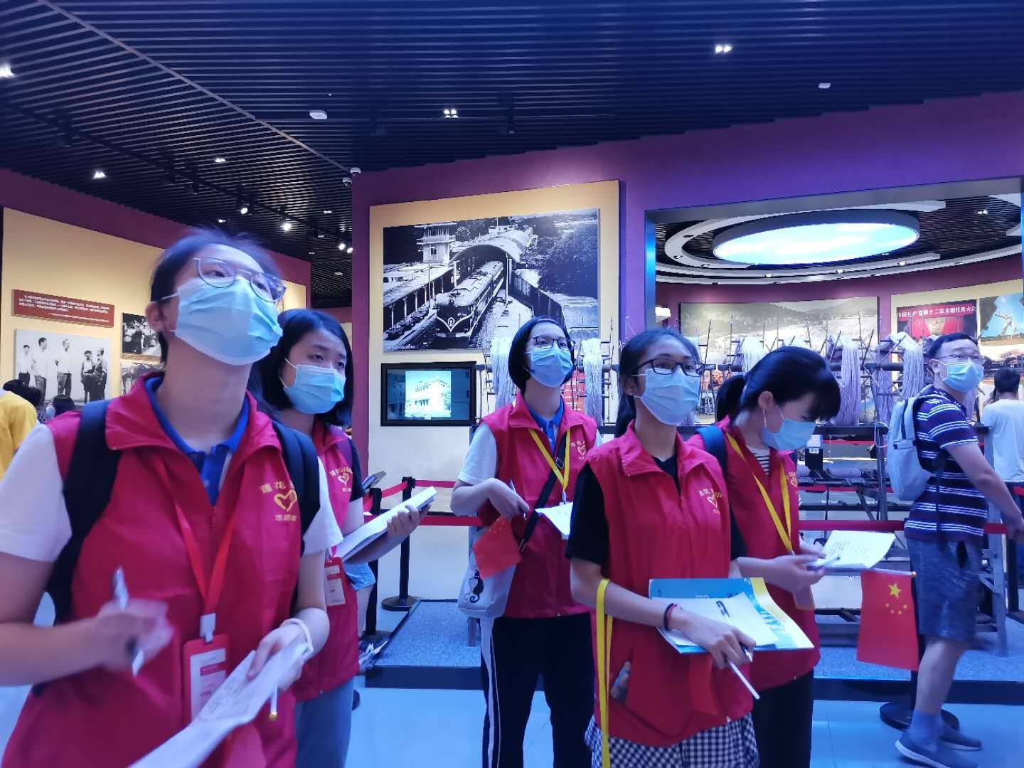莲花街道福中社区开展系列活动，助力未成年