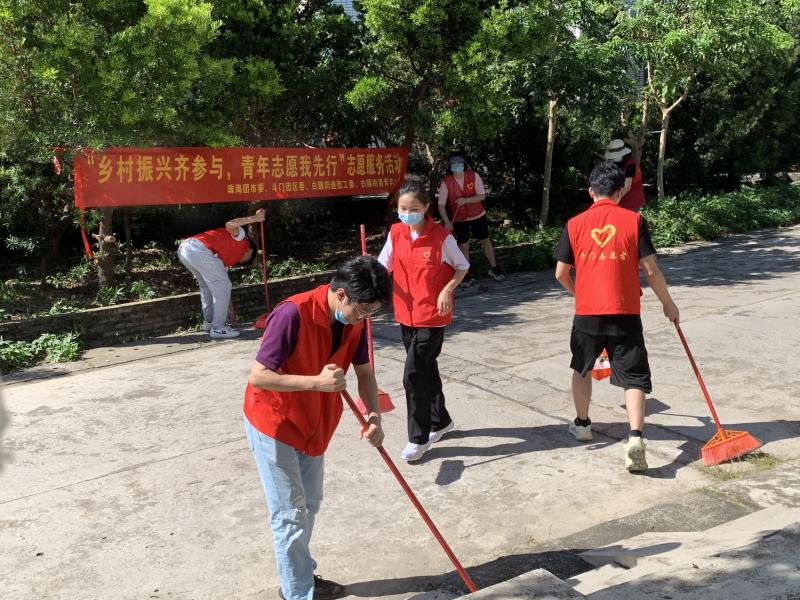 为社区提升“颜值”！珠海青年志愿者争当“美容师”