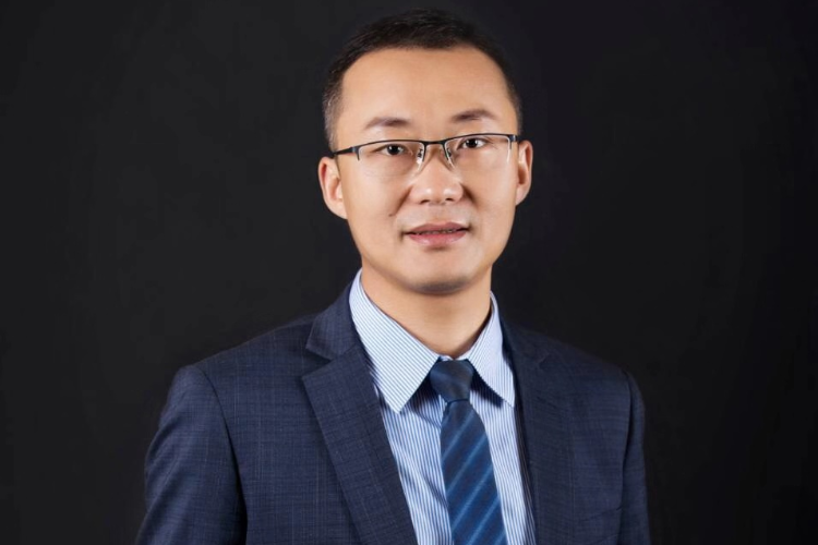 “特区同龄人”何政:我是珠海发展的“超级多头”