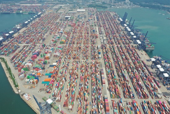 深圳24小时革新码头技术用智能科技运作港口 在建设初期,盐田国际提出