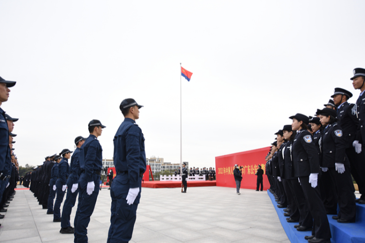 首个中国人民警察节来了！广东公安在英雄广场举行升警旗仪式