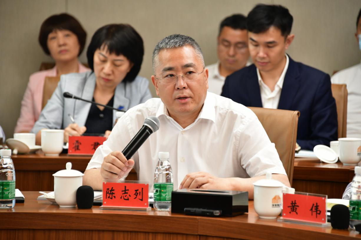 市政协副主席,全国政协委员,民进市委会主委陈倩雯