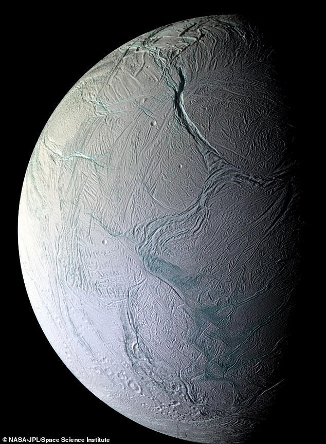 土卫二厚达12英里的冰层下洋流"奔涌",可能存在外星