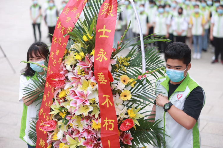 团广州市委开展“清明祭英烈”活动，超36万人次青少年参与