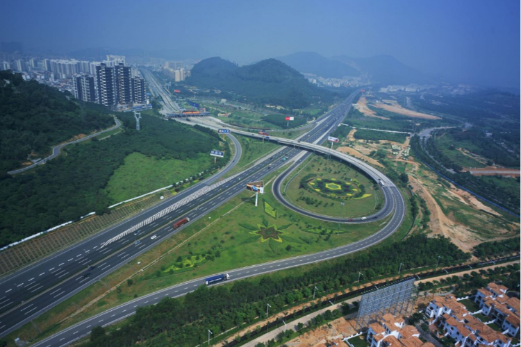 沿着高速看中国（广东）【五】珠三角经济发展的“黄金通道”