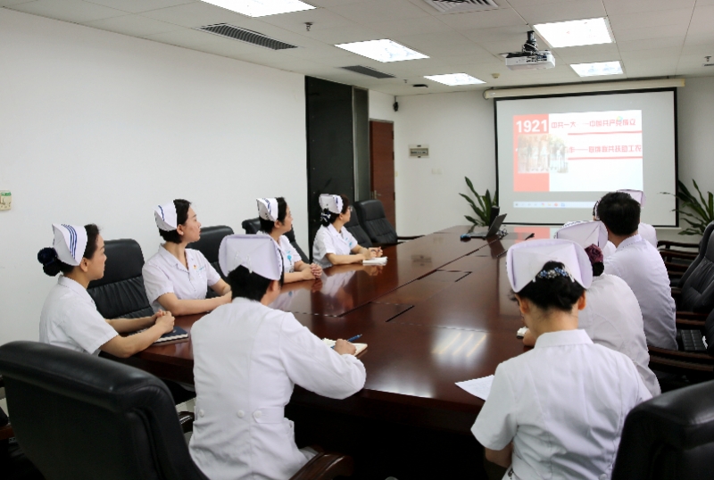 学党史办实事:中山三院护理专家做义诊 一对一解疑慢病护理