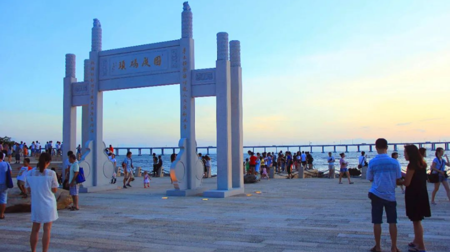 孙豪《涛润码头》_副本.jpg