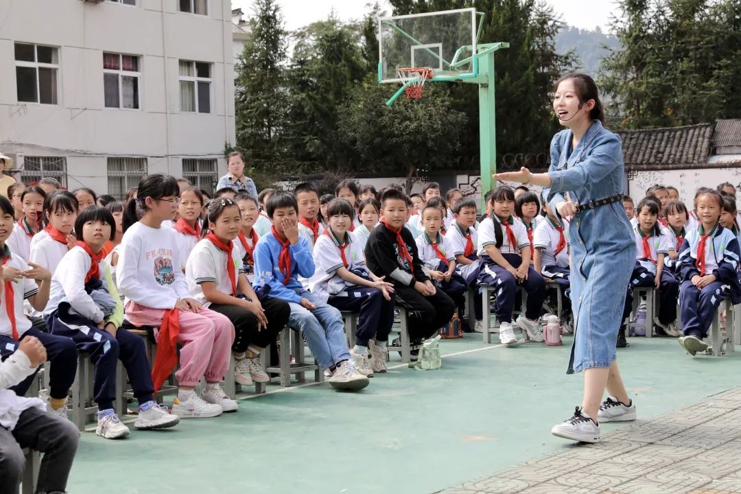 1080x720_176cd1d2a684ecee.jpg
