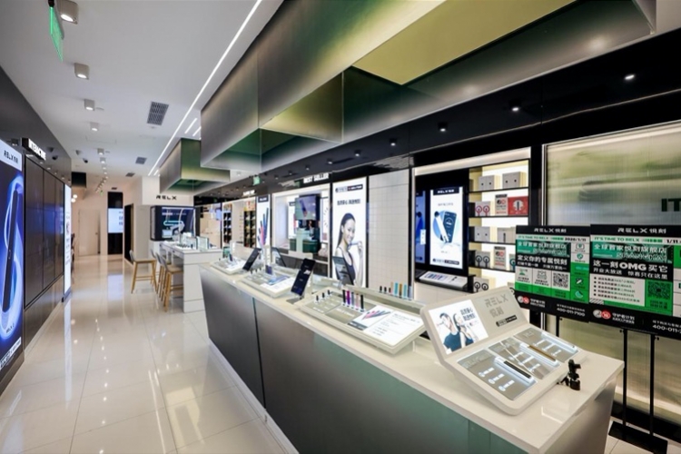 悦刻首家电子烟旗舰店开业设置未成年保护系统3年拟开店万家