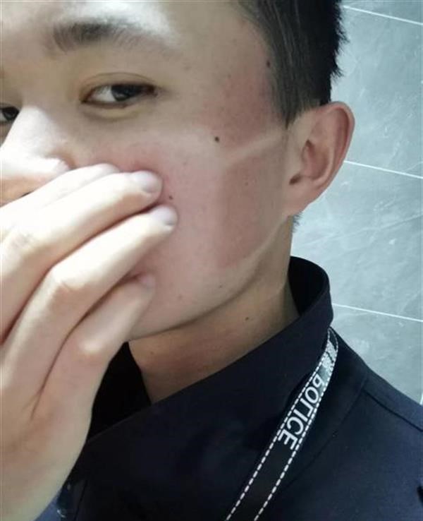 武汉"口罩脸"民警:网友寄来防晒霜,曾用6小时劝女子去隔离