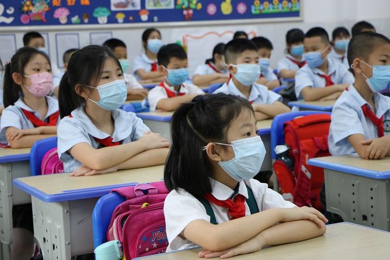 上课铃是抗疫版课间在座位小憩中山铁城小学637名学生返校