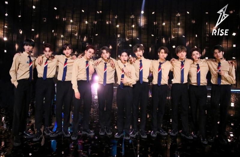 时间回拨至2019年6月8日,《创造营2019》的总决赛之夜里,周震南