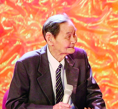 "新闻老枪"张宝锵病逝!生前致力于讲南粤故事获终身荣誉奖