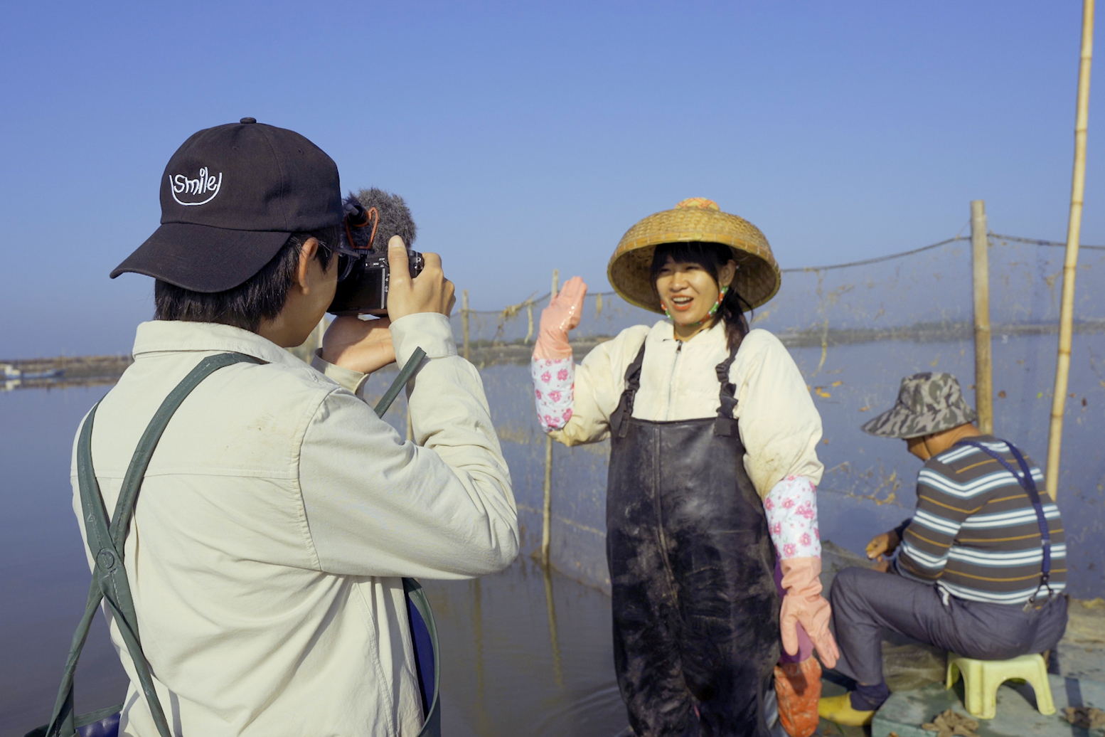 南方都市报:95后女生做渔民拍视频:坐拥百万粉丝,捐出打赏收入做公益