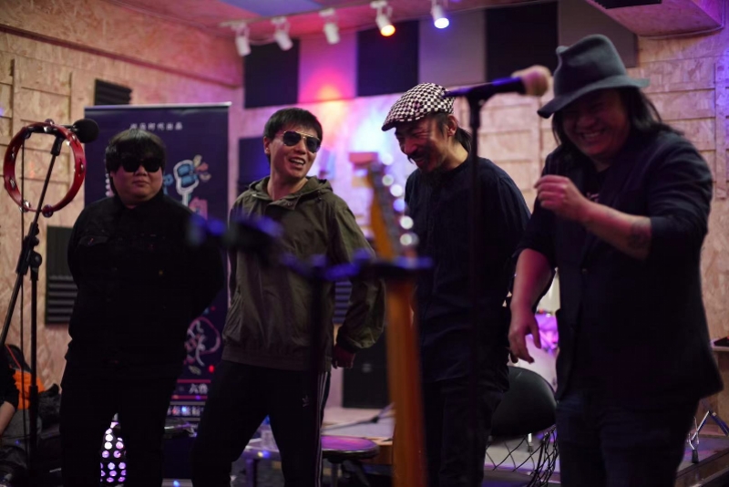 六兽携手节奏旅行家乐队打造首个剧场级音乐脱口秀