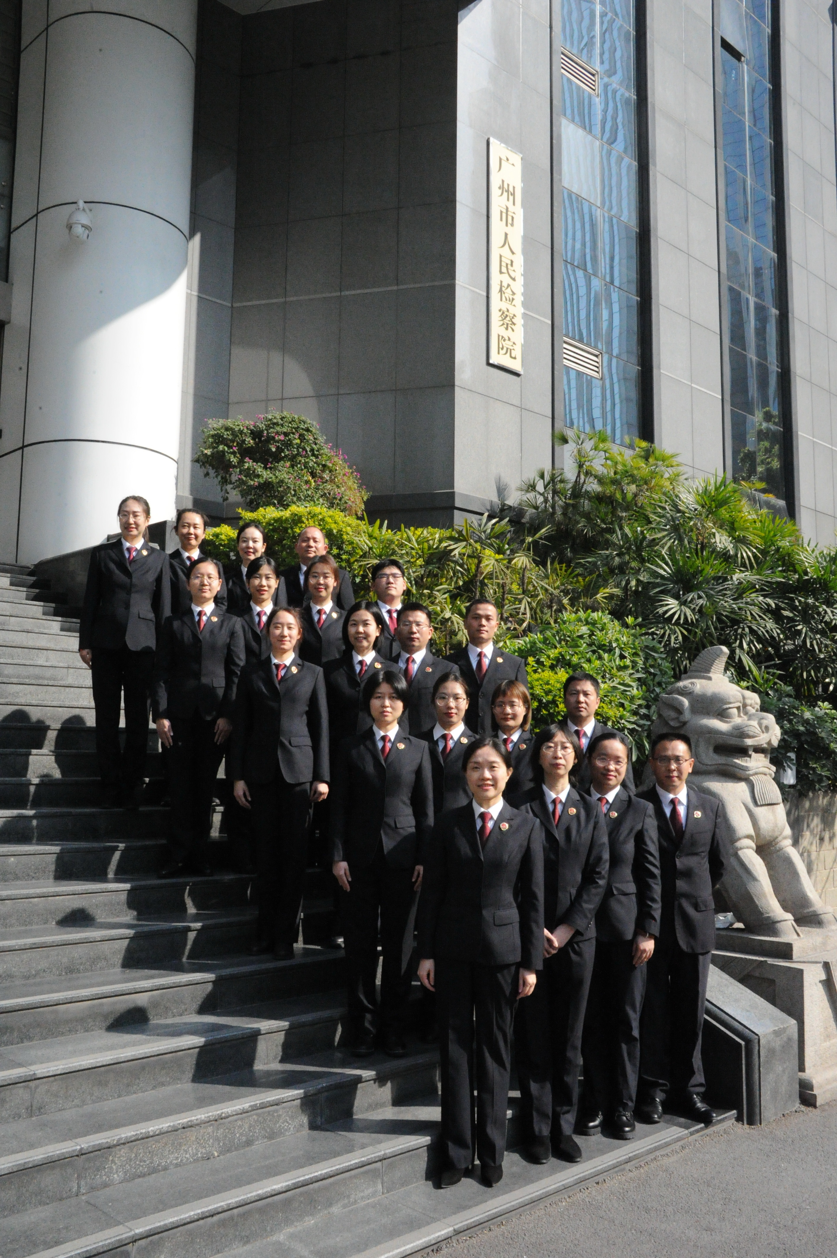 广州政法女干警扛起工作半边天,构筑平安广州靓丽风景线-广州政法网