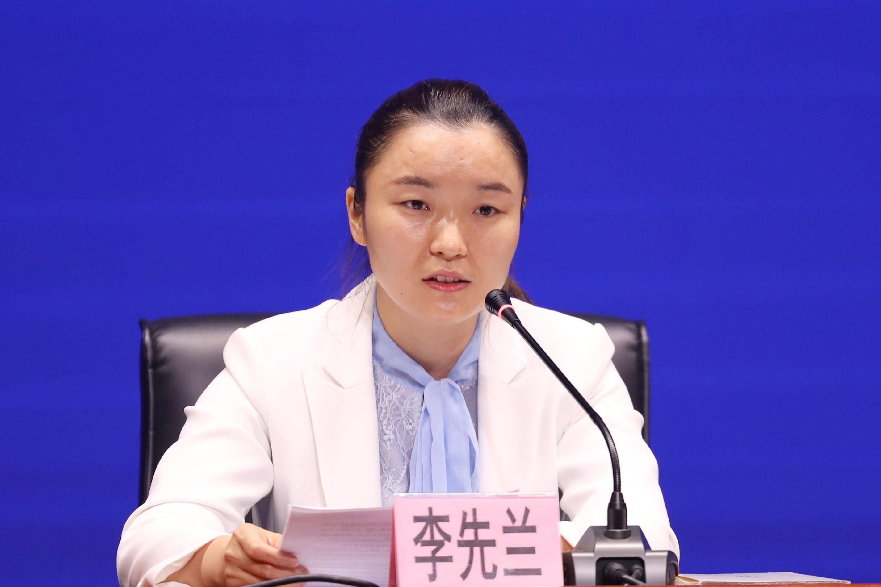 更年期女性健康问题多全国人大代表建议高度重视