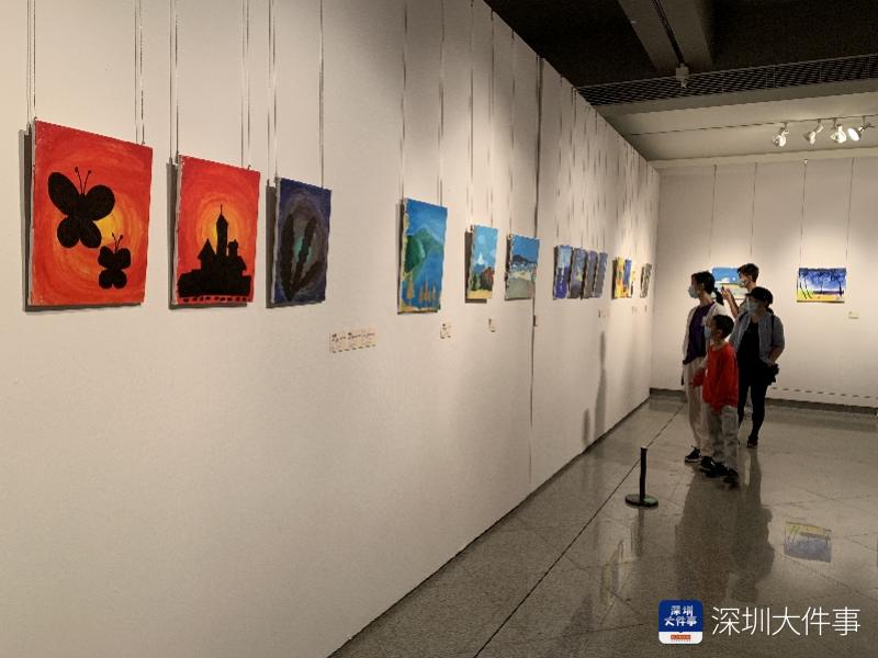 "遇见——星星的孩子公益画展"在深圳关山月美术馆开展