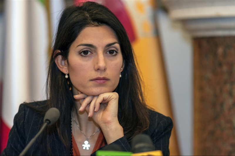 罗马市长弗吉尼亚·拉吉现年42岁的弗吉尼亚·拉吉(virginia raggi)是