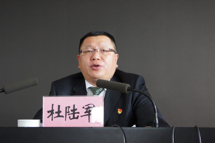 和智君均是刚工作就入职昆钢,在基层打拼多年,杜陆军曾长期负责昆钢