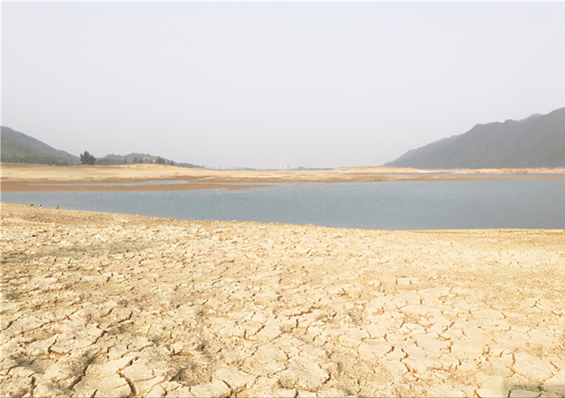 汕尾多地区干旱少雨,居民用水困难,拟进行人工增雨