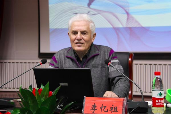 对话扎根新疆60年的外裔中国人李忆祖:西方指责是胡说八道