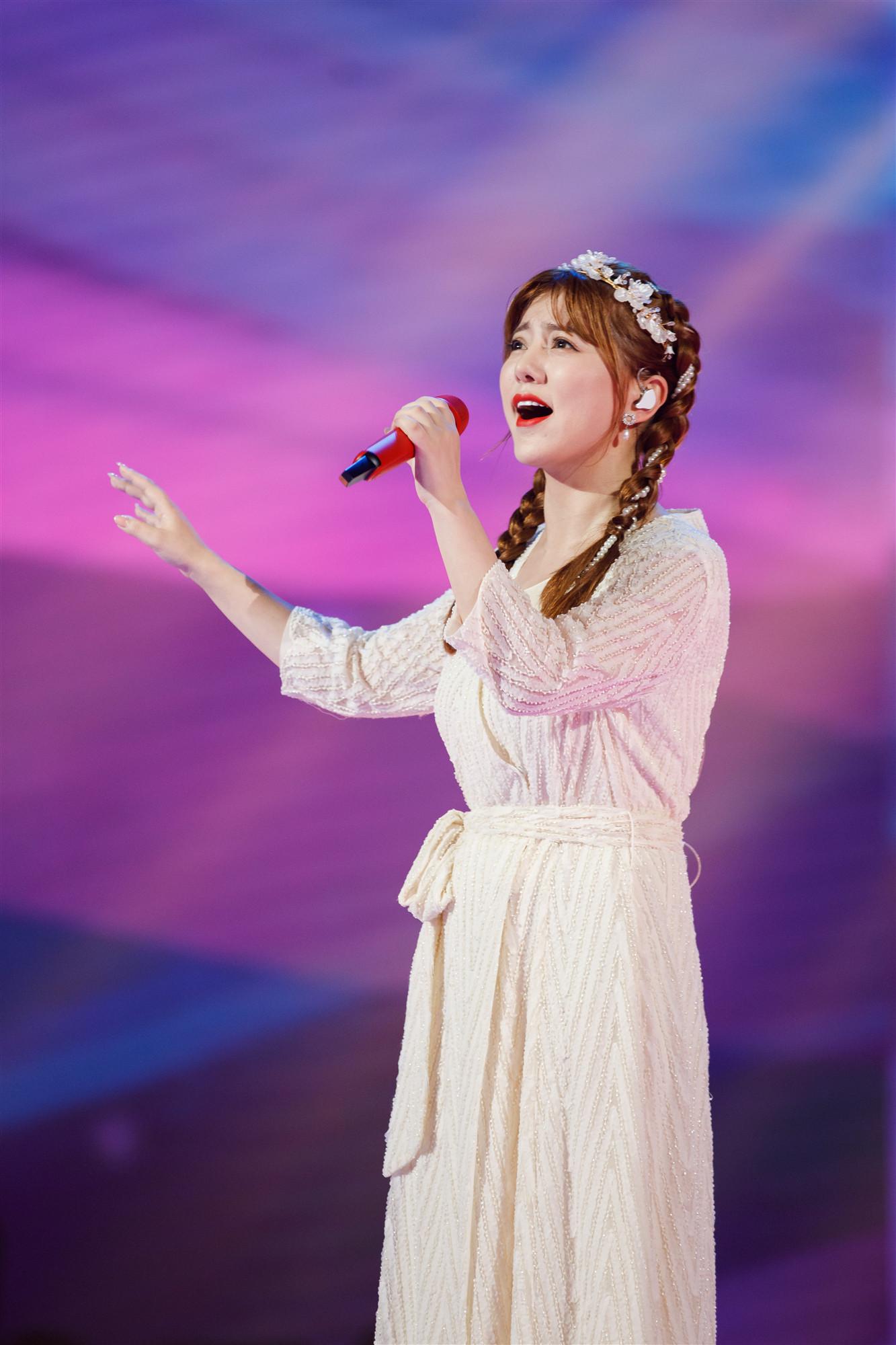 美声王子蔡程昱,藏族歌姬阿兰:用经典歌咏时代