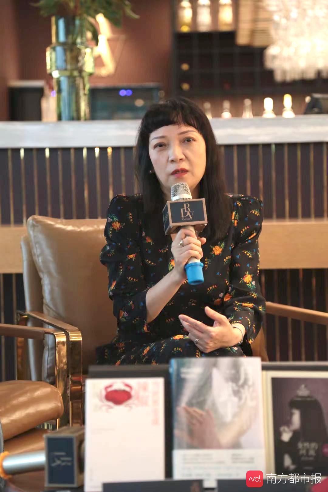 用故事回到重庆:作家虹影全新长篇《月光武士》面世