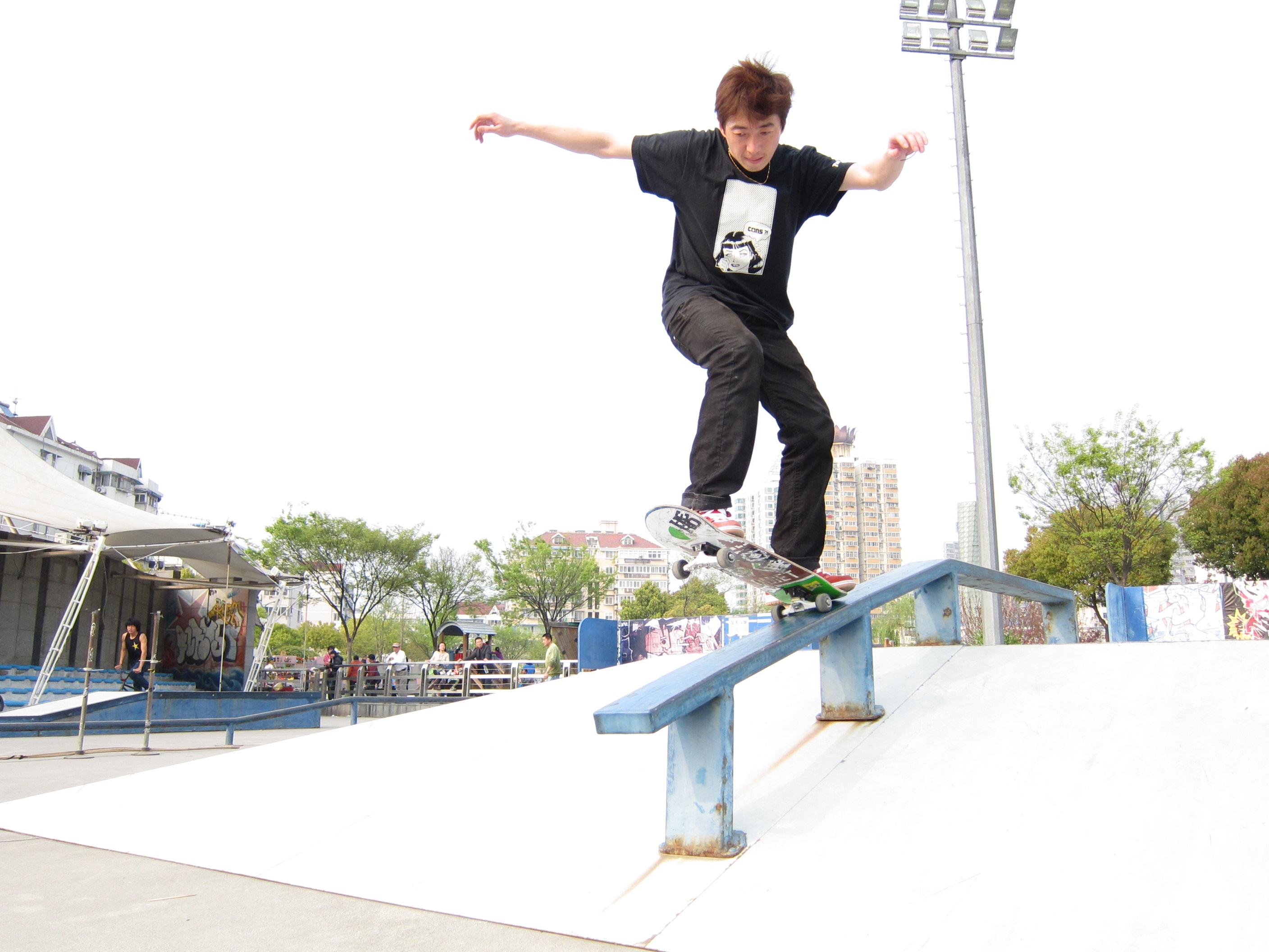 广州滑板店老板成东京奥运会裁判,30岁才开启"滑板人生"